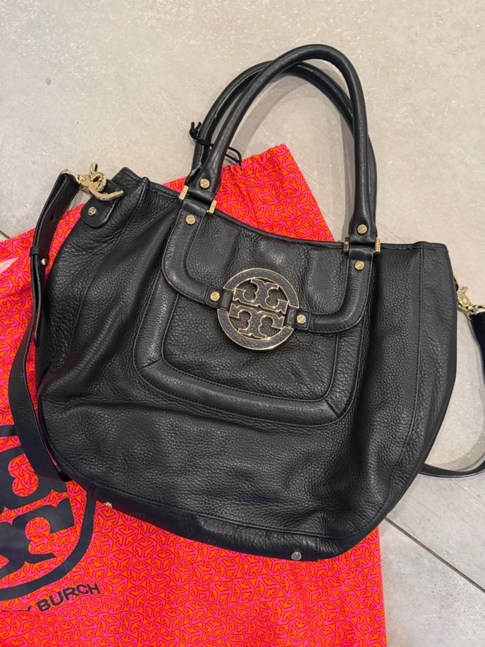 Tory Burch Amanda Classic Hobo Purse Bag Black Leather